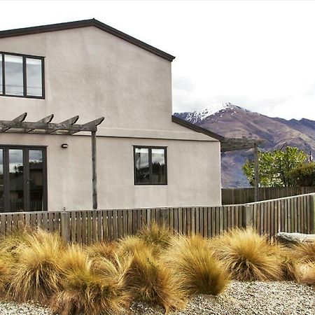 Kylie'S Castle Villa Wanaka Exteriör bild